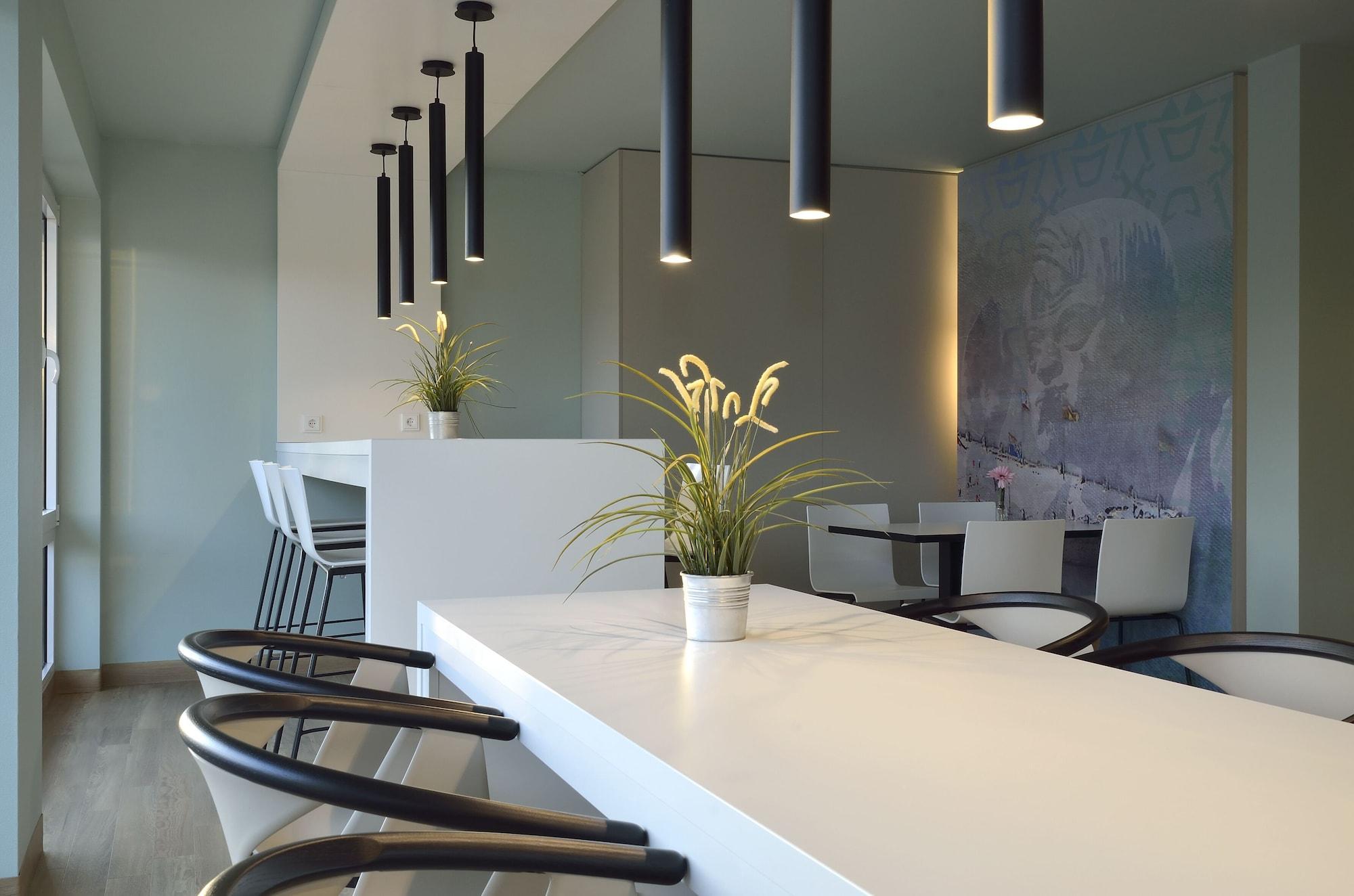 B&B Hotel Χαϊλμπρόν Εξωτερικό φωτογραφία